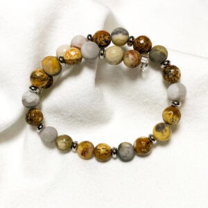 Bracciale in acciaio e pietre naturali di Agata Crazy opache e Diaspro giallo burattato - 6mm Linea Gimo_Jewels Realizzato con pietre dure naturali di Agata Crazy (non burattata) e Diaspro Giallo, con chiusura a moschettone e distanziatori in acciaio anallergico